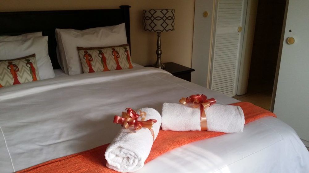 Sollunaa Guesthouse Сандтон Екстер'єр фото
